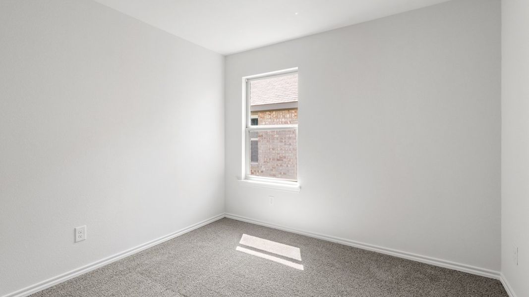 Spacious, unfurnished interior of a new home in Saddlebrook, Waxahachie (Image 31).