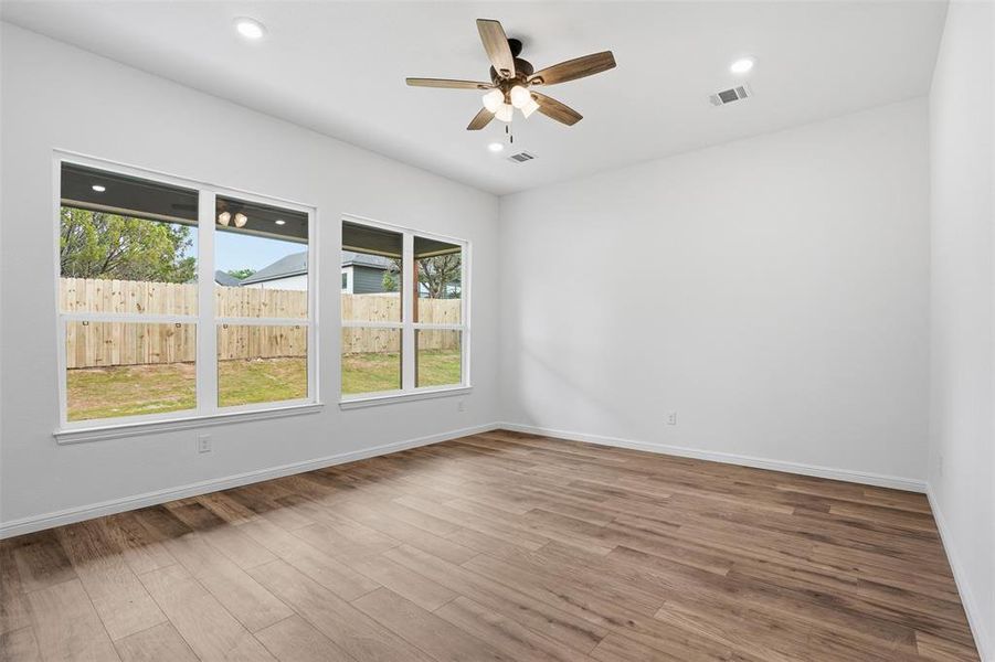 Spacious, unfurnished interior of a new home in , Granbury (Image 23).