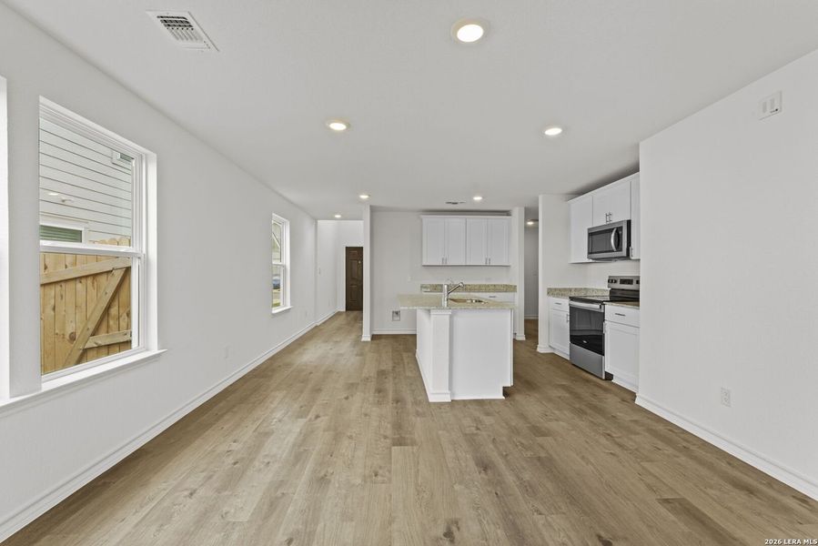 Spacious, unfurnished interior of a new home in Dove Song, Marion (Image 16).
