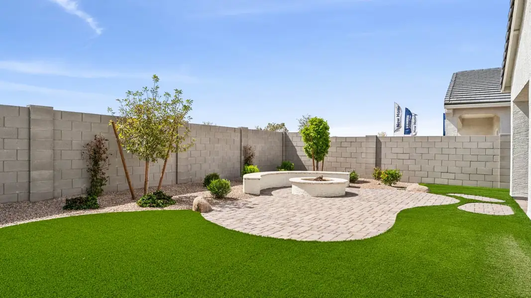 Exterior details and patio area of a home in Carlton Commons, Casa Grande (Image 3).