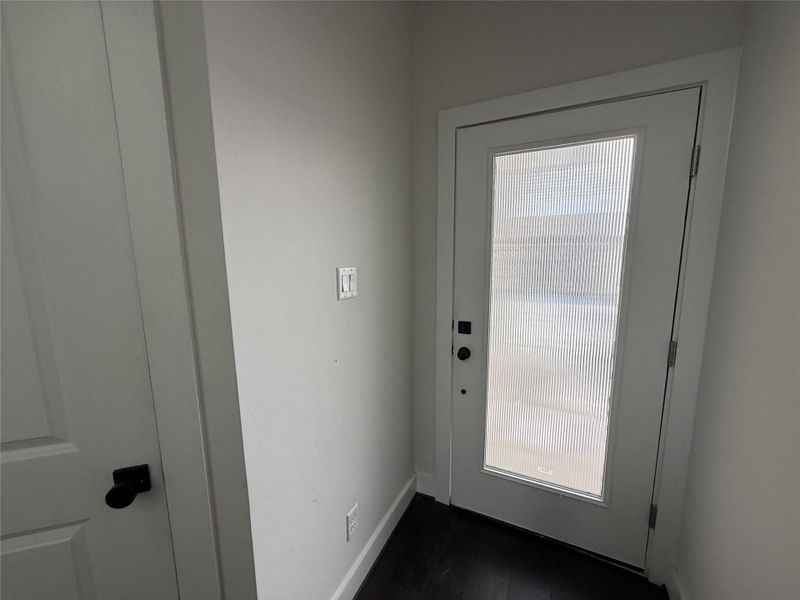 Spacious, unfurnished interior of a new home in , Houston (Image 22).