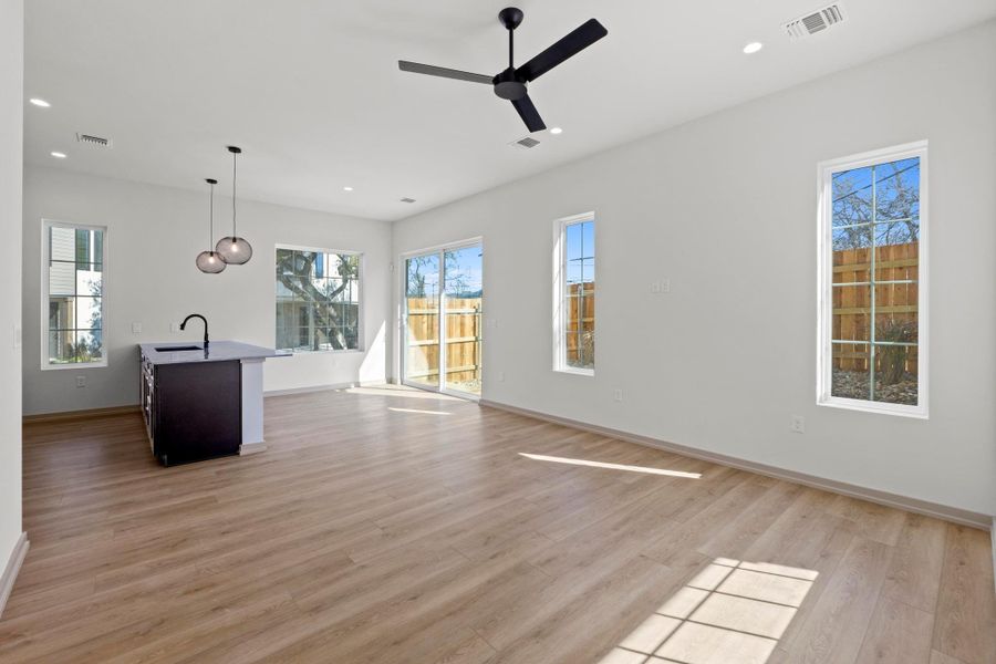 Spacious, unfurnished interior of a new home in , Austin (Image 17).