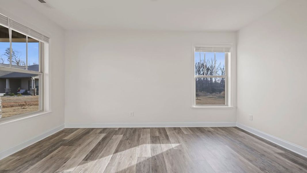 Spacious, unfurnished interior of a new home in Rutledge Estates, Woodruff (Image 17).