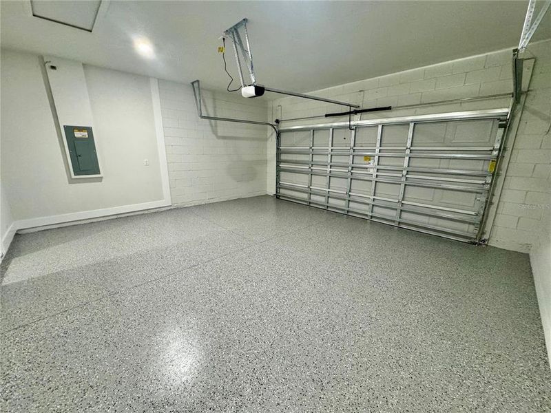 Spacious, unfurnished interior of a new home in , Citrus Springs (Image 15).