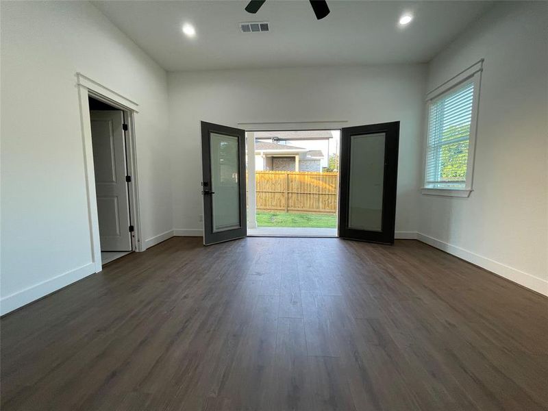 Spacious, unfurnished interior of a new home in , Dallas (Image 12).
