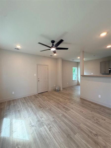 Spacious, unfurnished interior of a new home in , Baytown (Image 21).