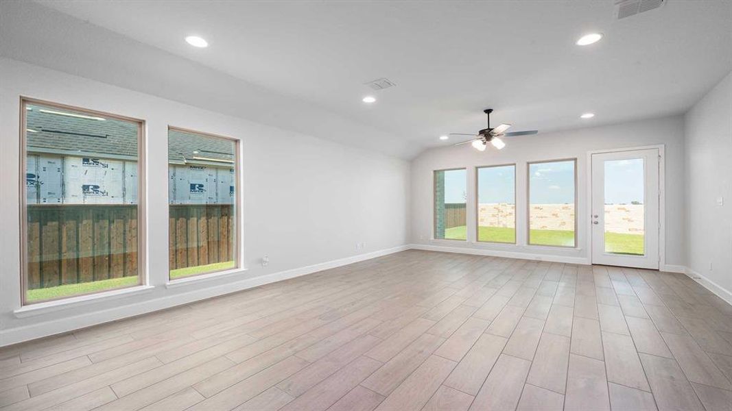 Spacious, unfurnished interior of a new home in Trinity Falls 45', McKinney (Image 11). Spacious, unfurnished interior of a new home in Trinity Falls 45', McKinney (Image 11).