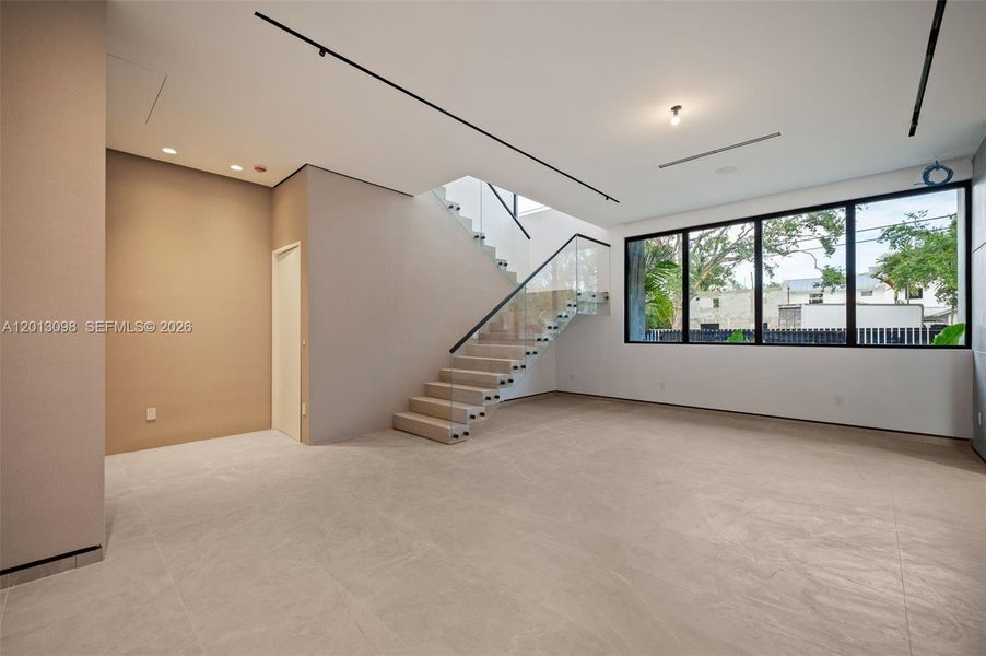 Spacious, unfurnished interior of a new home in , Miami (Image 30).