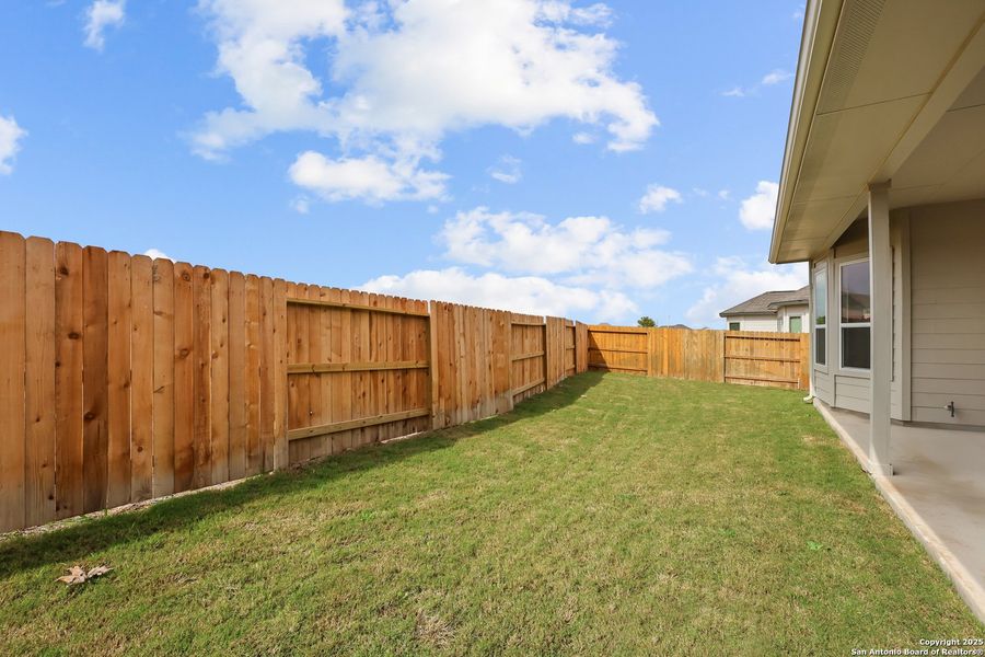 Exterior details and patio area of a home in Homestead, Schertz (Image 22).