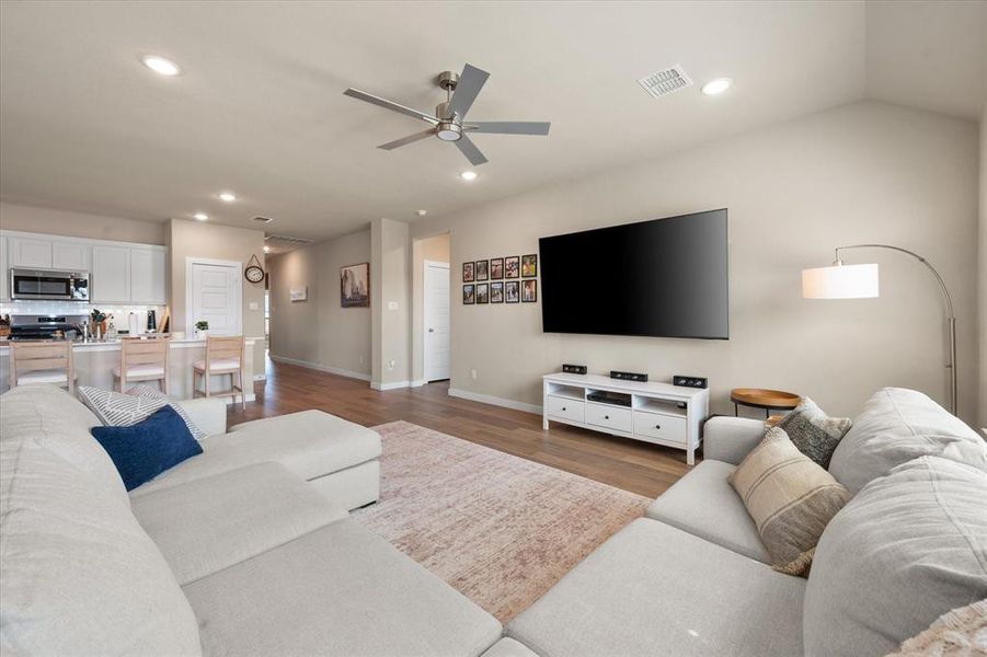 Furnished interior view inside a new home in Cibolo Hills, Fort Worth (Image 26).
