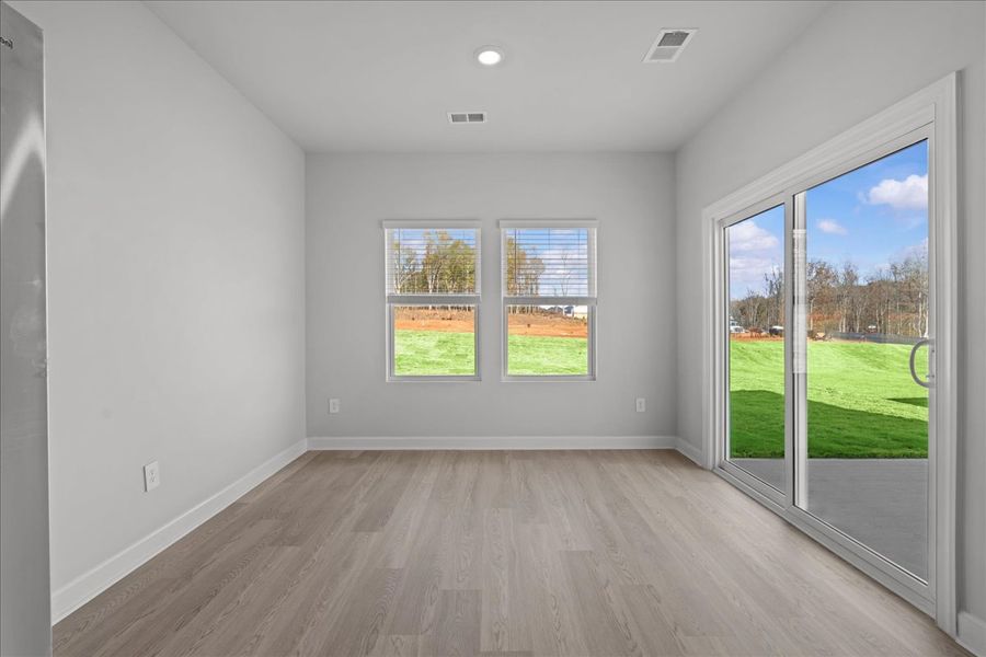 Spacious, unfurnished interior of a new home in Creek Ridge - Heritage Collection, Spartanburg (Image 14).