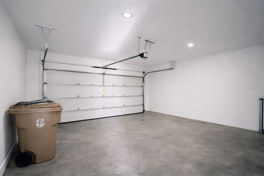 Spacious, unfurnished interior of a new home in Westview, Kissimmee (Image 31).