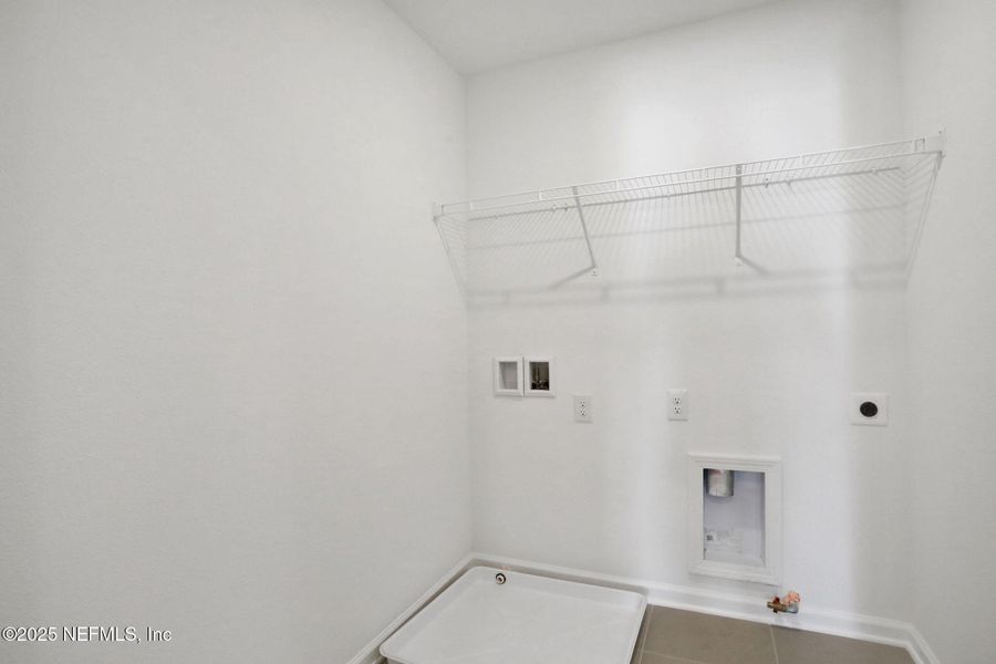 Spacious, unfurnished interior of a new home in Silver Landing at SilverLeaf, St. Augustine (Image 36). Spacious, unfurnished interior of a new home in Silver Landing at SilverLeaf, St. Augustine (Image 36).