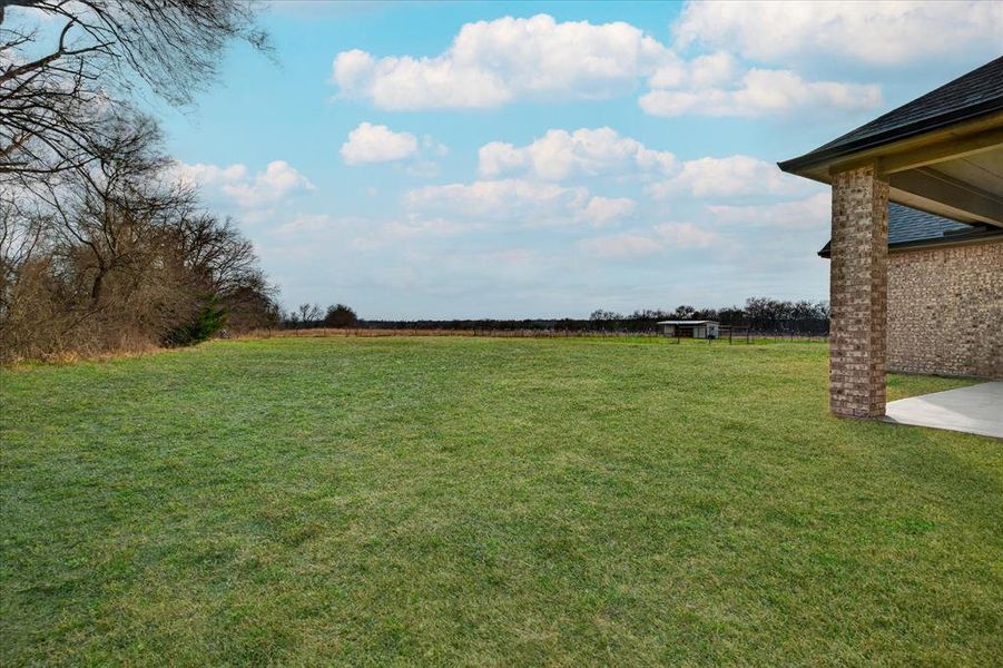 Exterior details and patio area of a home in , Celeste (Image 4).