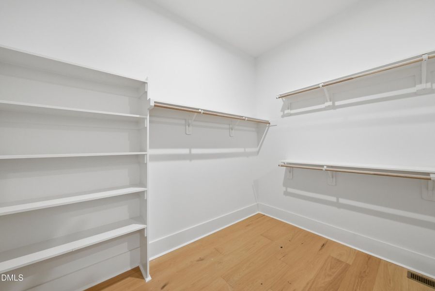 RGA-0409-00_Ballentine B_Primary Closet