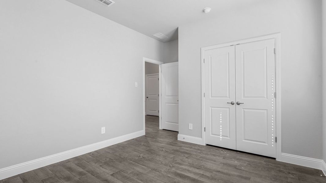 Spacious, unfurnished interior of a new home in Treeline, Justin (Image 39).