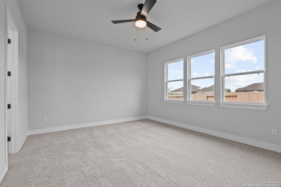 Spacious, unfurnished interior of a new home in Homestead, Schertz (Image 17).