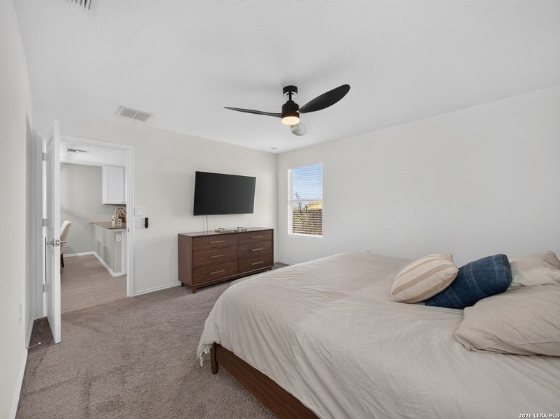 Furnished interior view inside a new home in Mission del Lago, San Antonio (Image 17).
