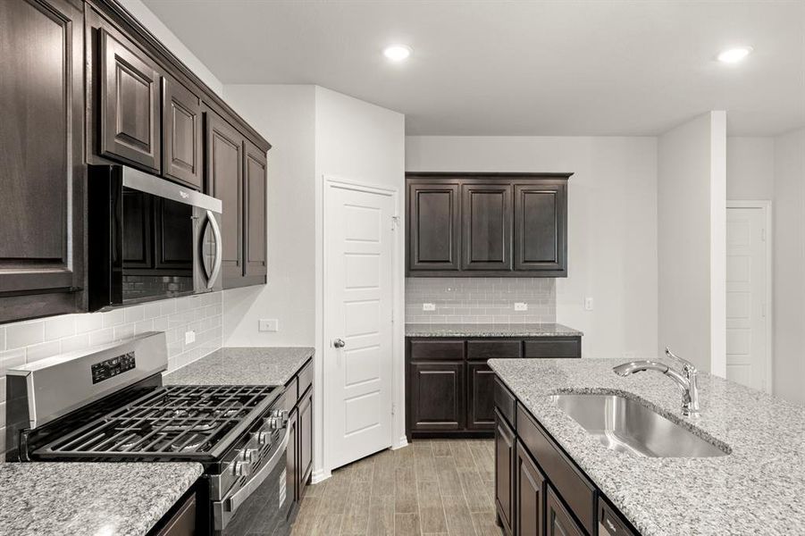 09. 2500 McNally - Kitchen (3)