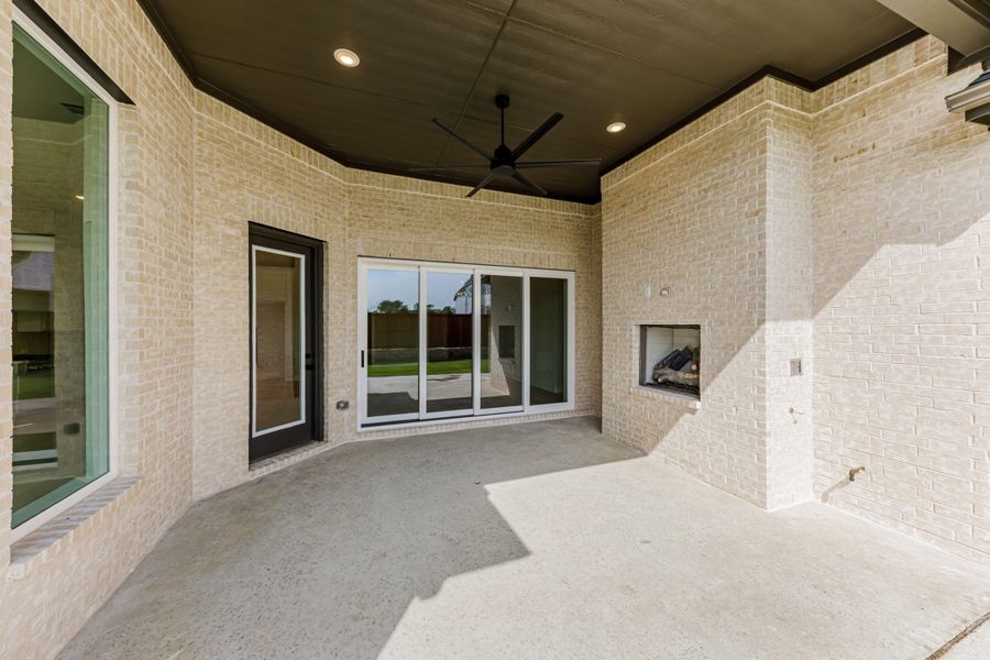 Representative exterior details of a home built from the 5511 by Tradition Homes in Mustang Lakes, McKinney (Image 4).