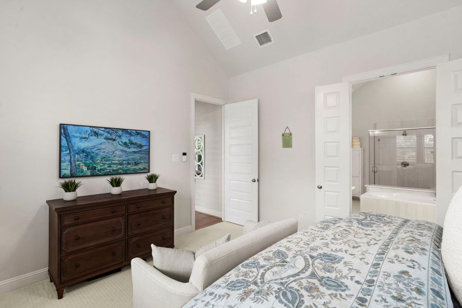 Complete with en-suite bathroom Complete with en-suite bathroom