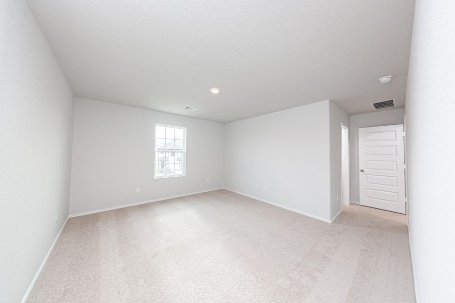 Spacious, unfurnished interior of a new home in Townsend Reserve, Splendora (Image 14).