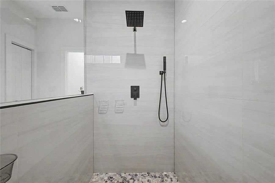 Close-up of interior finishes inside a home in , Weeki Wachee (Image 21).