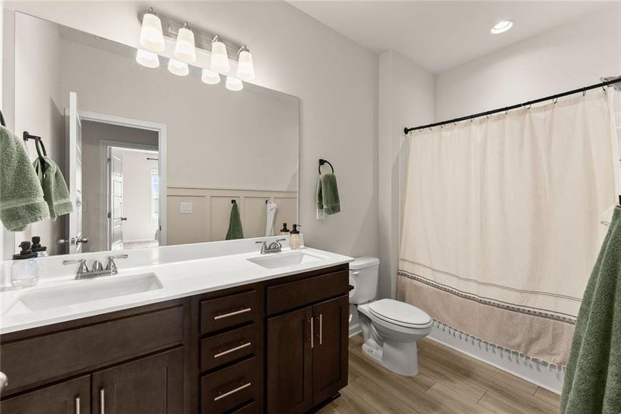 Furnished interior view inside a new home in , Gainesville (Image 30).