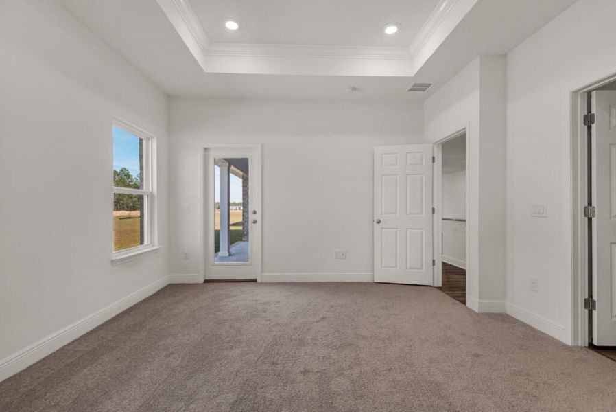 Spacious, unfurnished interior of a new home in Sanborn Hill, Milton (Image 7).