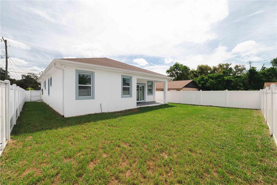 Exterior details and patio area of a home in , Tampa (Image 23).