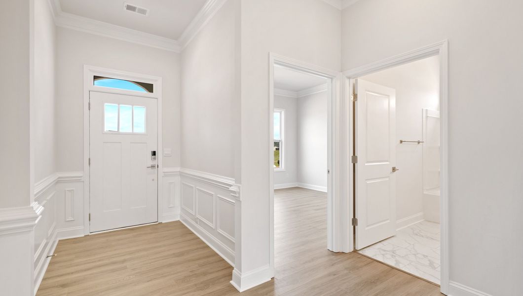 Spacious, unfurnished interior of a new home in Sunset Summits, Spartanburg (Image 15). Spacious, unfurnished interior of a new home in Sunset Summits, Spartanburg (Image 15).