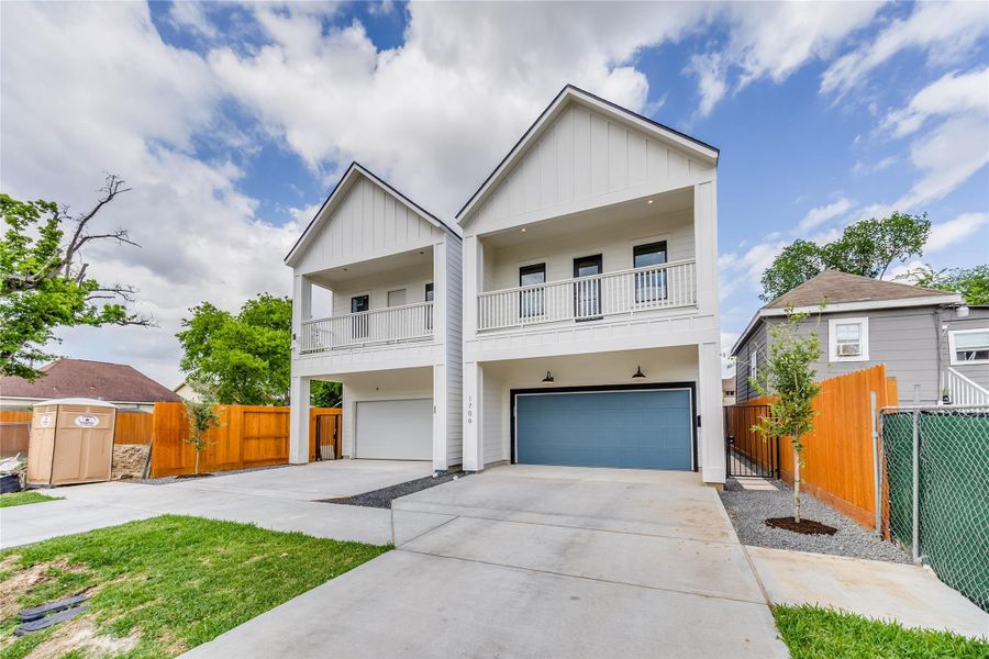Front exterior of a new home in , Houston, TX, highlighting curb appeal (Image 22).