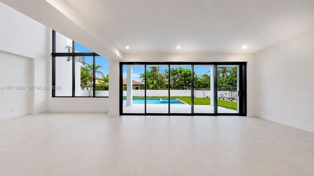 Spacious, unfurnished interior of a new home in , Miami Lakes (Image 65).