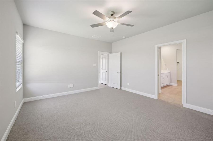 Photo is not of the actual home, but is an inspirational photo of builder’s model home and may depict options, furnishings, and/or decorator features that are not included. Photo is not of the actual home, but is an inspirational photo of builder’s model home and may depict options, furnishings, and/or decorator features that are not included.