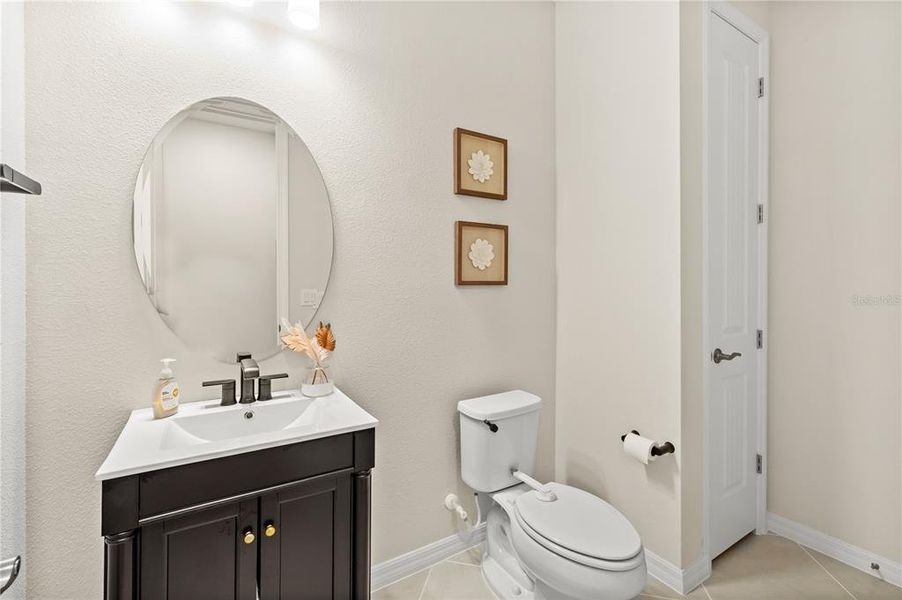 Furnished interior view inside a new home in , Mount Dora (Image 11).