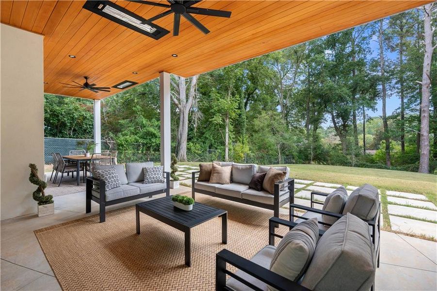 Exterior details and patio area of a home in , Decatur (Image 4).