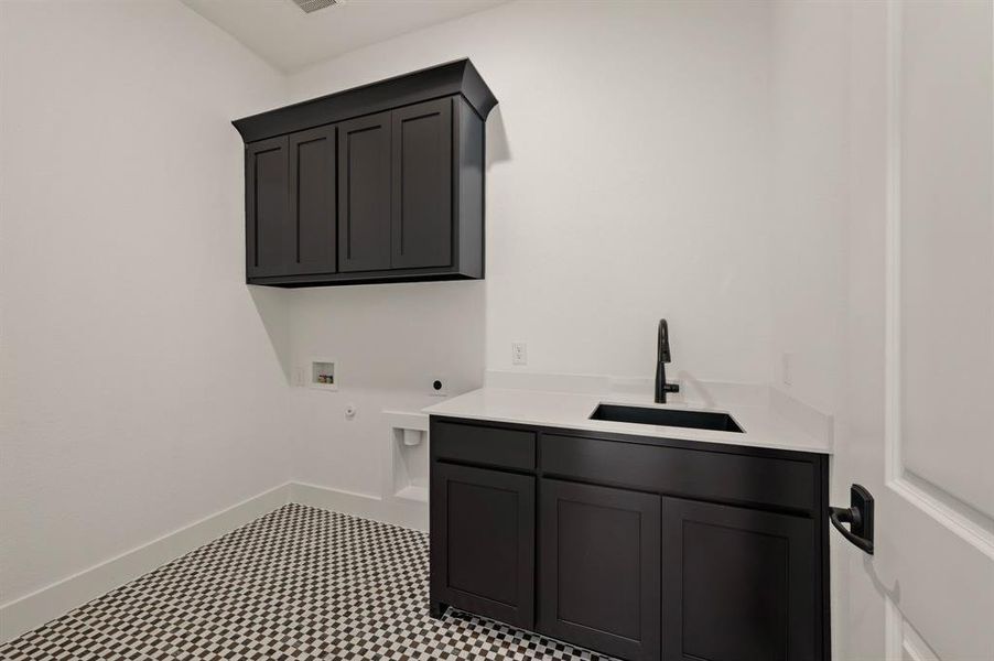 Furnished interior view inside a new home in Bella Crossing, Fort Worth (Image 6).