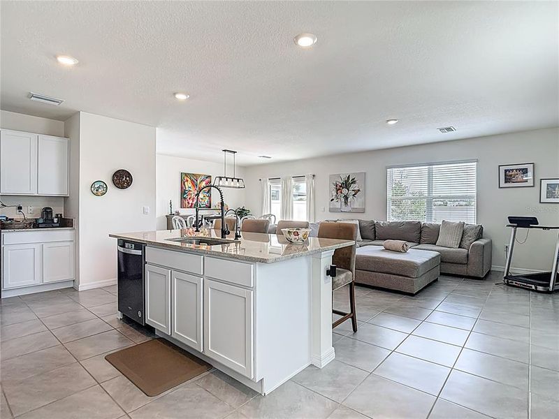 Furnished interior view inside a new home in , Wesley Chapel (Image 28).