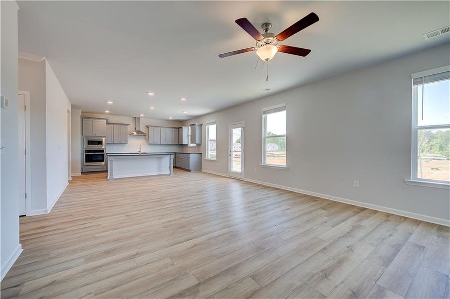 Spacious, unfurnished interior of a new home in Bowers Farm, McDonough (Image 20).