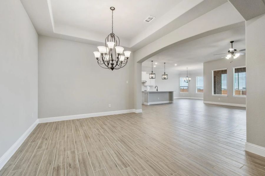 Image 234 representing the Concept 2373 by Landsea Homes in Coyote Crossing, Godley, TX. Image 234 representing the Concept 2373 by Landsea Homes in Coyote Crossing, Godley, TX.