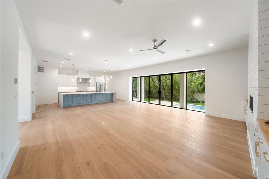 Spacious, unfurnished interior of a new home in , Sarasota (Image 62).