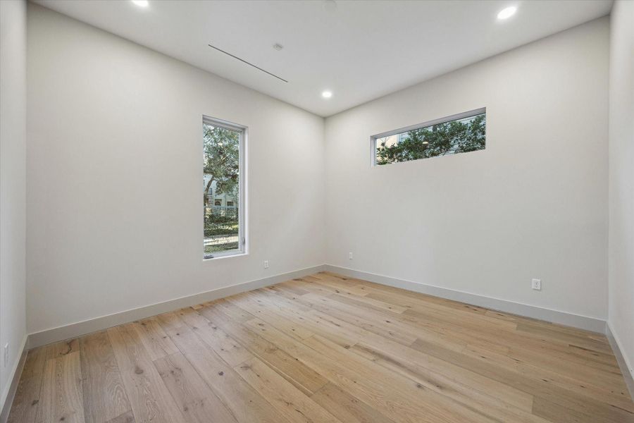 Spacious, unfurnished interior of a new home in , Houston (Image 21).