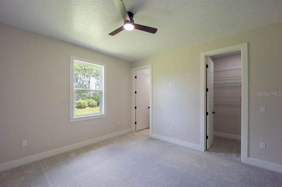 Spacious, unfurnished interior of a new home in , St. Cloud (Image 22).