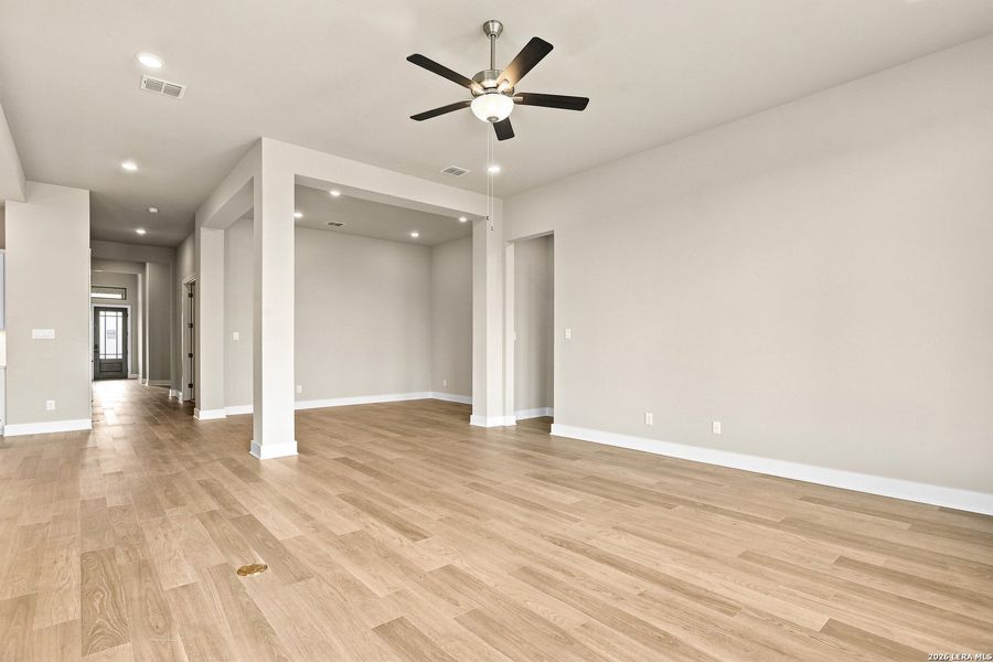 Spacious, unfurnished interior of a new home in Legacy at Lake Dunlap, New Braunfels (Image 38). Spacious, unfurnished interior of a new home in Legacy at Lake Dunlap, New Braunfels (Image 38).