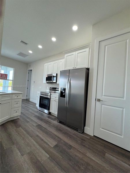 Spacious, unfurnished interior of a new home in , Labelle (Image 49).