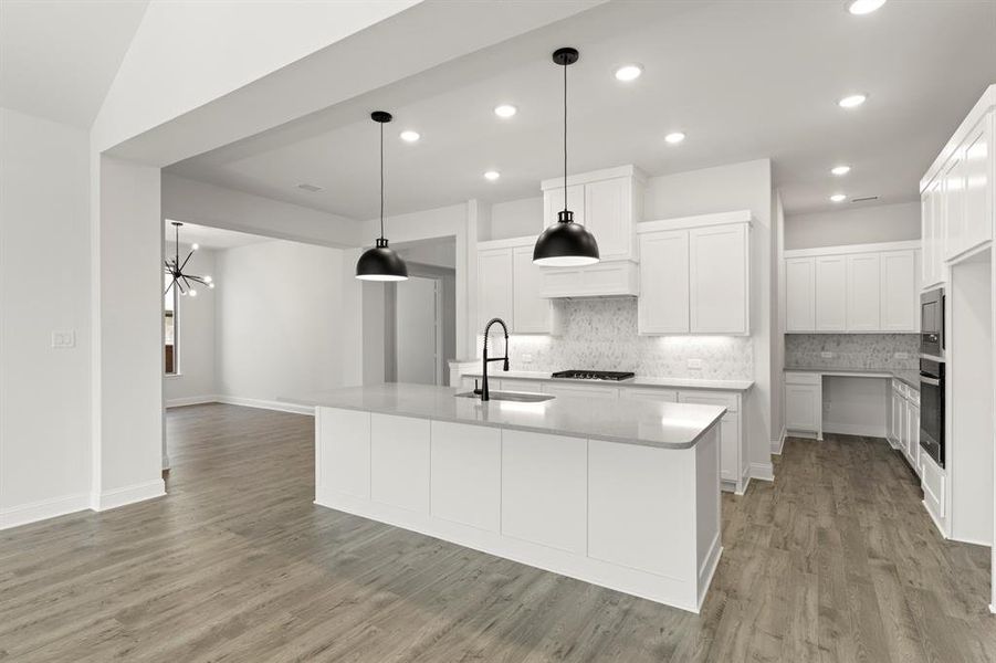 11. 814 Stoney - Kitchen (2)