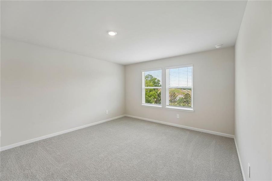 Spacious, unfurnished interior of a new home in Ivey Township, Dallas (Image 49).