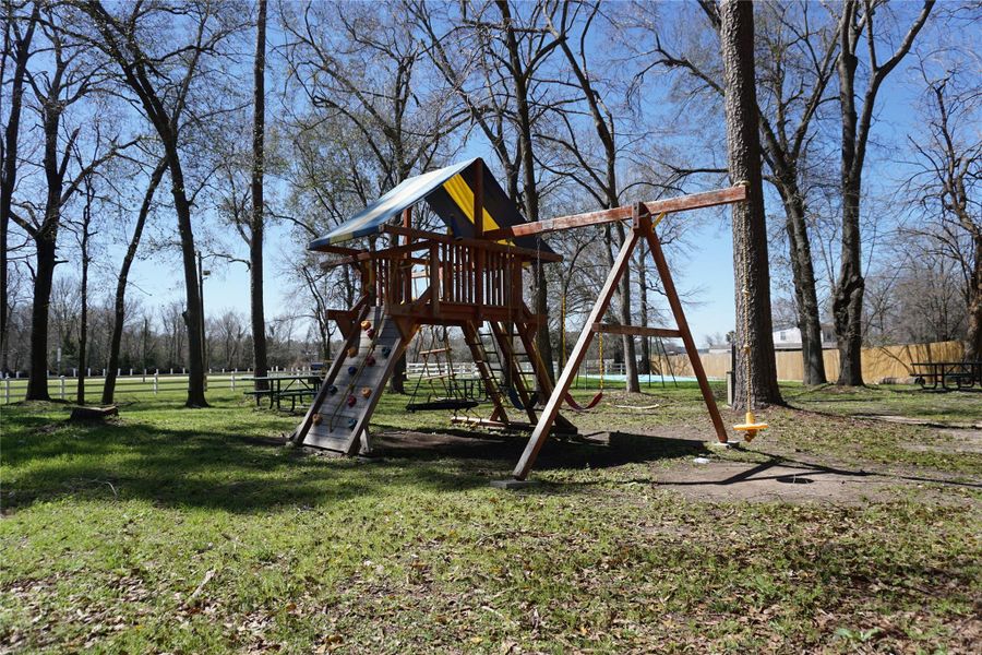 Community amenities in , Willis (Image 27). Community amenities in , Willis (Image 27).