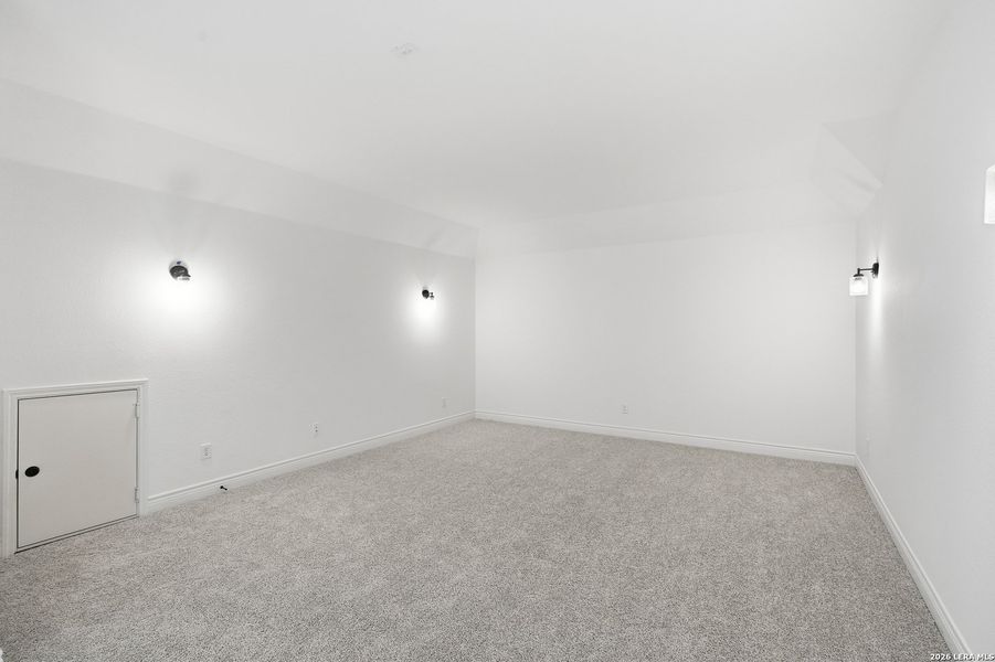 Spacious, unfurnished interior of a new home in Bison Ridge, San Antonio (Image 25). Spacious, unfurnished interior of a new home in Bison Ridge, San Antonio (Image 25).