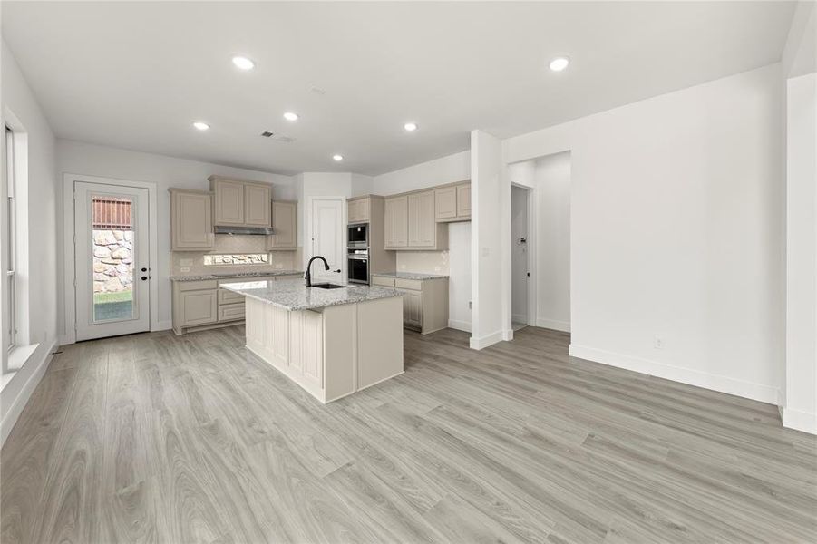 09. 608 Wilderness - Dining (2) 09. 608 Wilderness - Dining (2)